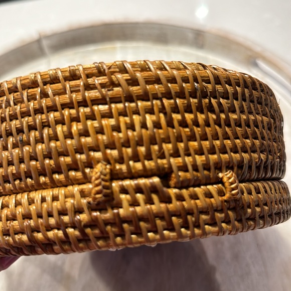 Anthropologie Shell Embellished Round Rattan Crossbody Bag - Picture 13 of 16